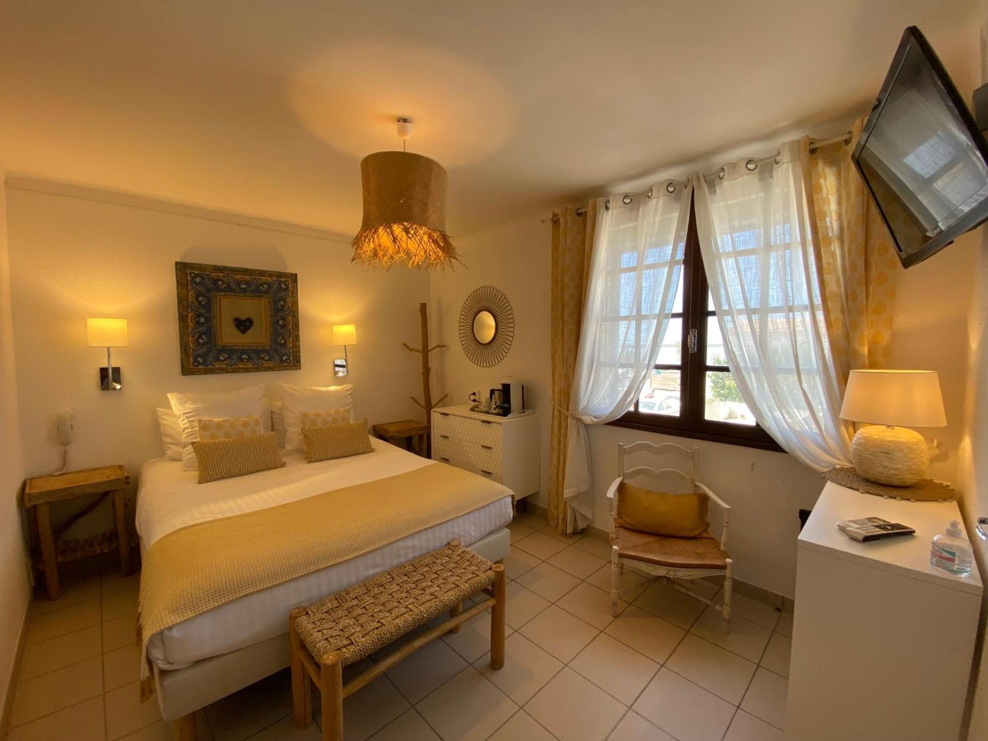 Hotel Le Neptune En Camargue 생트마리들라메르 외부 사진